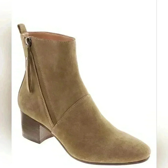Banana Republic Lydia BootieVintage Olive - Picture 1 of 9